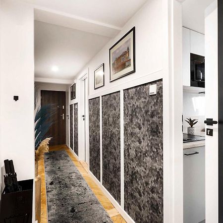 Charming Studio With Kitchen - Old Town, Main Station Kraków Zewnętrze zdjęcie